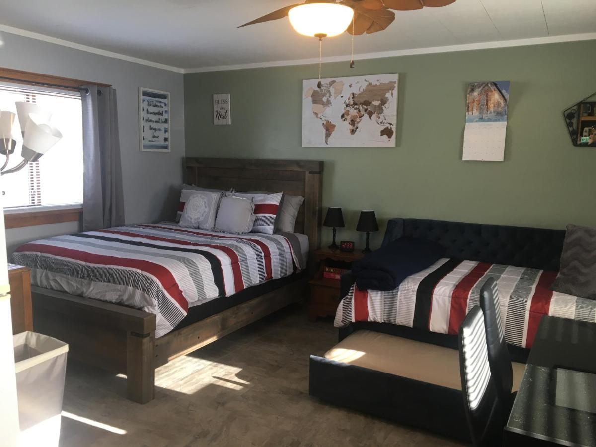 Home Away From Home, Recently Renovated North Troy Eksteriør billede