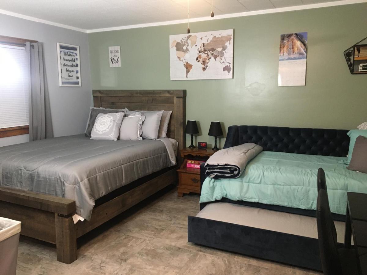 Home Away From Home, Recently Renovated North Troy Eksteriør billede